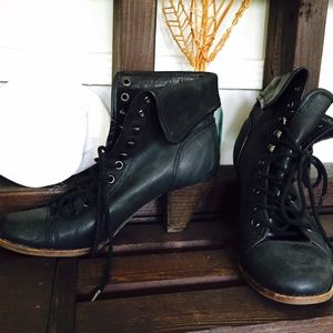 ‼️SOLD‼️JEFFREY CAMPBELL lace up booties size 7.5