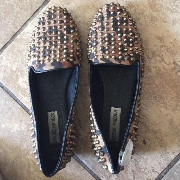 Spike/cheetah Steve Madden flats
