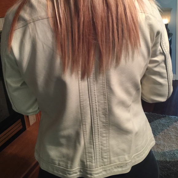 Ivory jacket - Picture 2 of 2