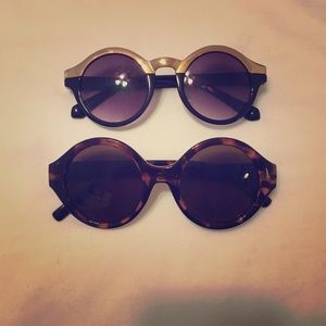 2 pairs of sunglasses