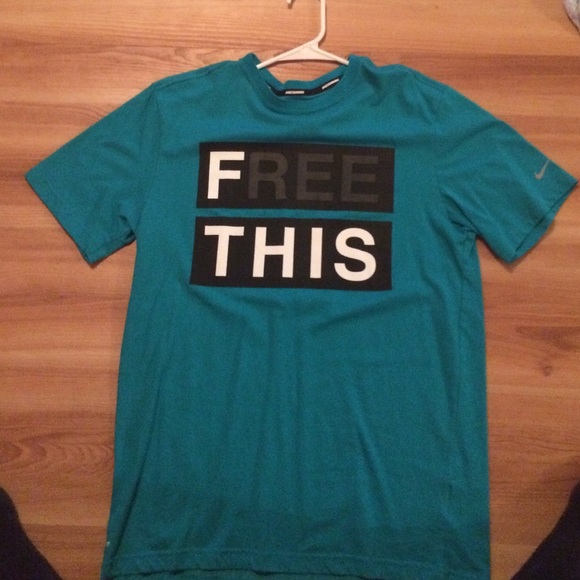 Men's Nike top
