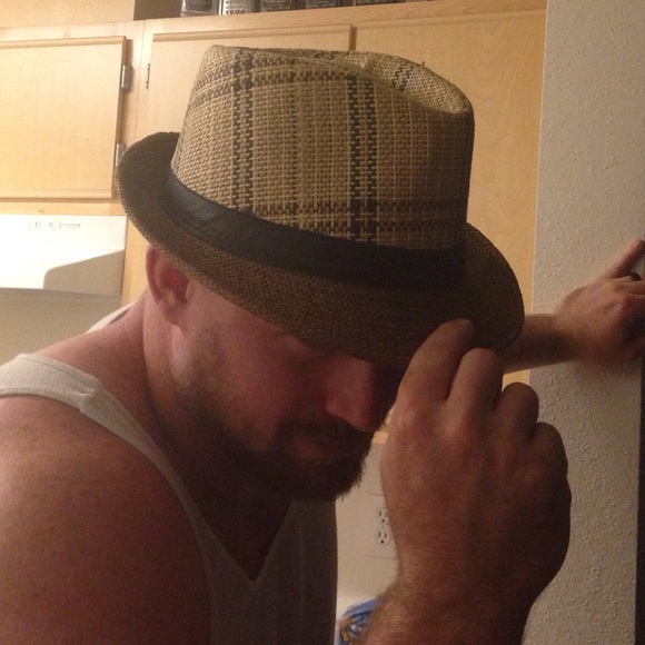 Perfect hat - Picture 2 of 3