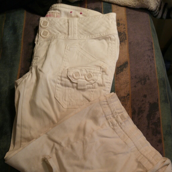 Size 1 white capris