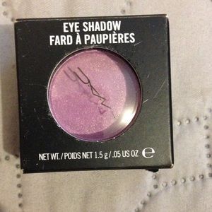 Mac eyeshadow!!