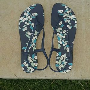 Blue floral Asian style flip flops (Old Navy)