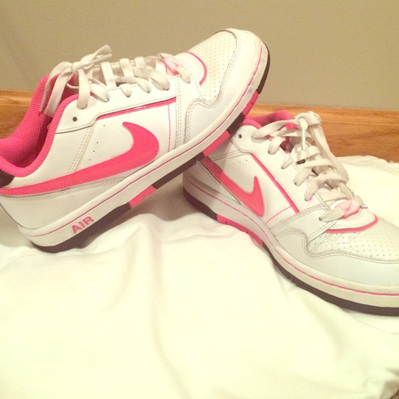 💖SALE💖Nike Air Shoes- Size 7.5