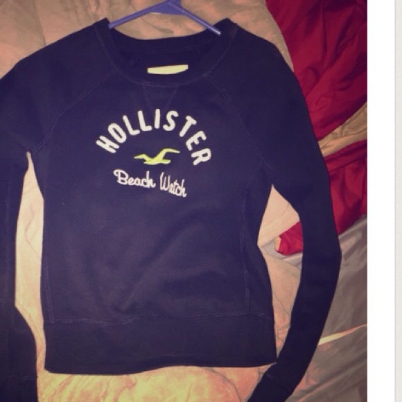 Hollister crew neck sweater very comfy