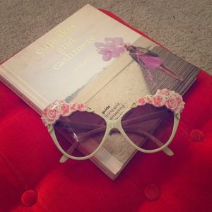 Flash sale🎉Topshop Mint and Pink Floral Glasses