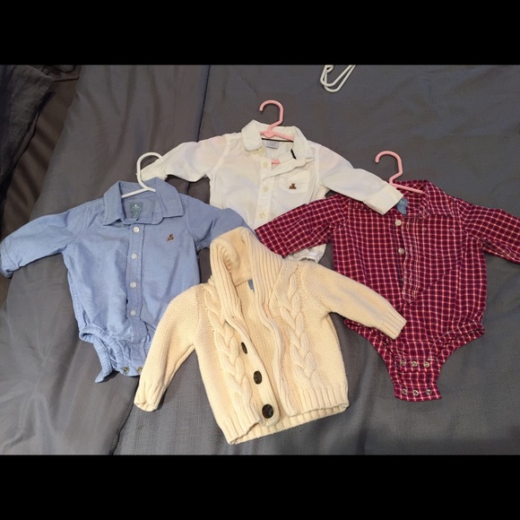 3 Baby gap onesies and cream sweater 3-6m