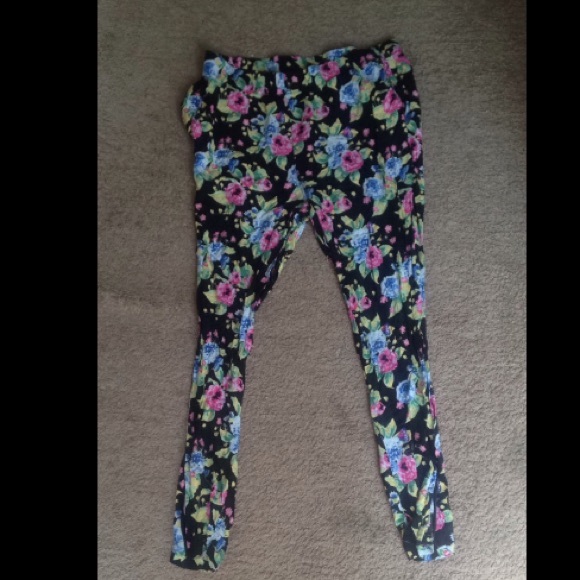 Floral 🌺 silky pants
