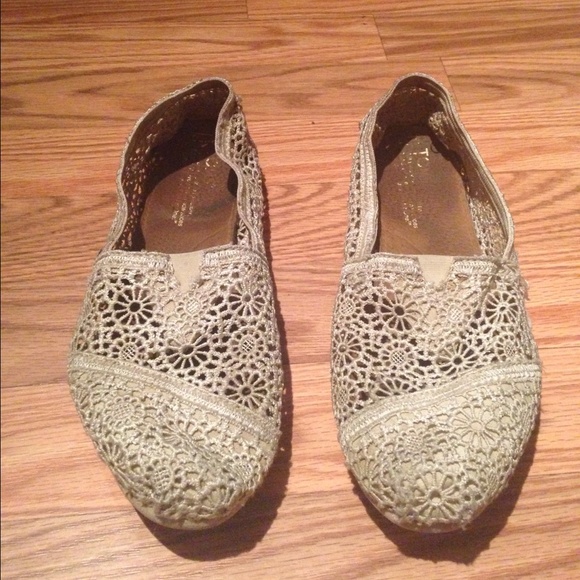 Lace toms