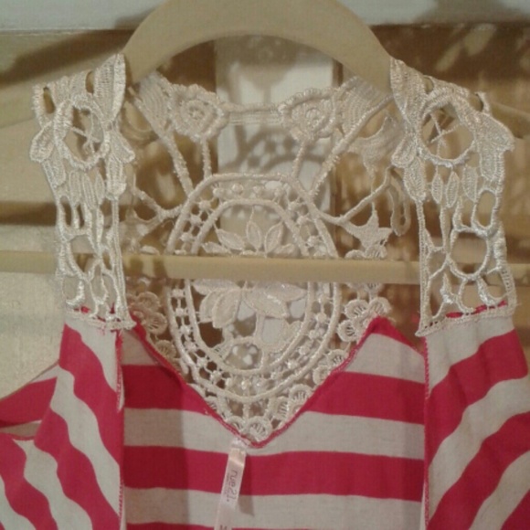 Hot Pink/White Vest - Picture 2 of 3