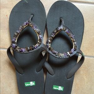 Almost brand new sanuk