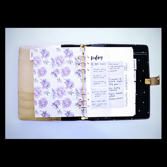 ISO medium kikki k gold planner! - Picture 1 of 1