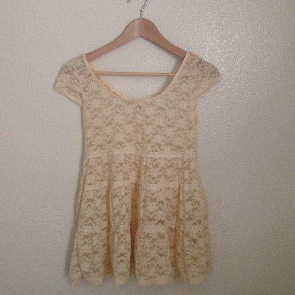 BRAND NEW lace top - Picture 1 of 3