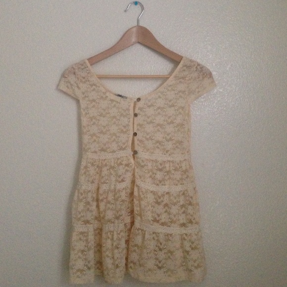 BRAND NEW lace top - Picture 2 of 3