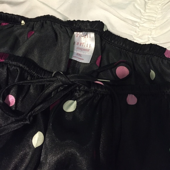 PJ's - Picture 4 of 4