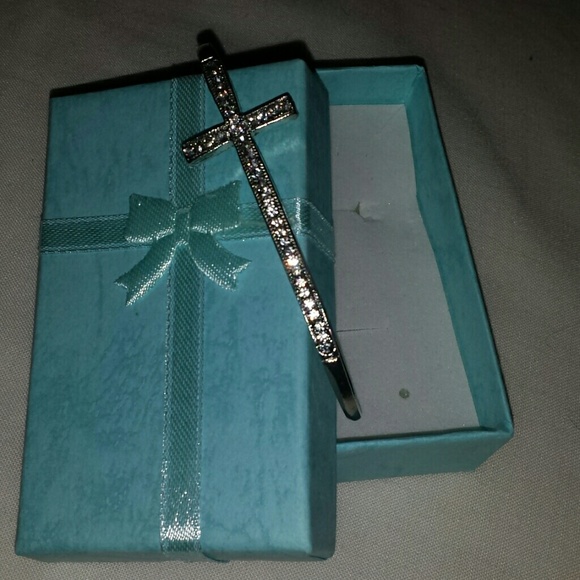 Hand bracelet