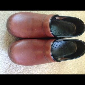 Brown size 39 danskos
