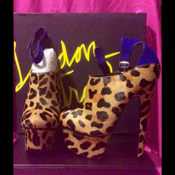 BRAND NEW 🚨🚨💌💌🚑🚑London trash heels