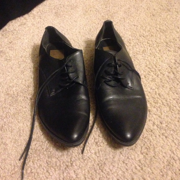Dress shoes