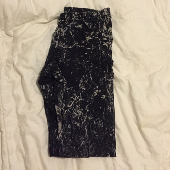 H&M Acid wash leggings