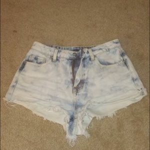 High-waisted Jean shorts
