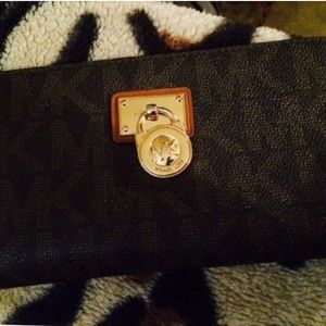 Micheal kors wallet