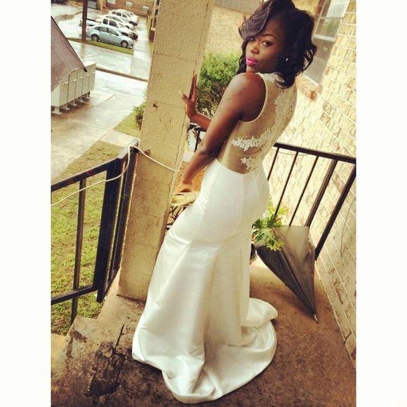 Mermaid lace dress - Picture 2 of 2