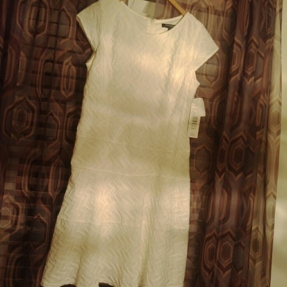 Dress - Picture 4 of 4