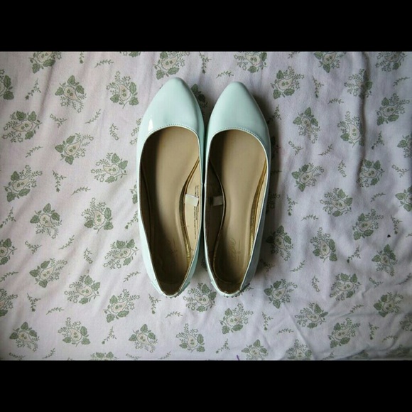 Mint studed flats