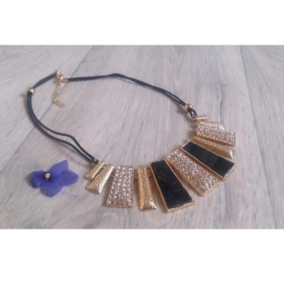 ✨Gold Statement Necklace - Picture 2 of 2