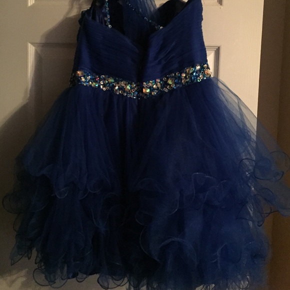 Beautiful dress, worn once! - Picture 2 of 3