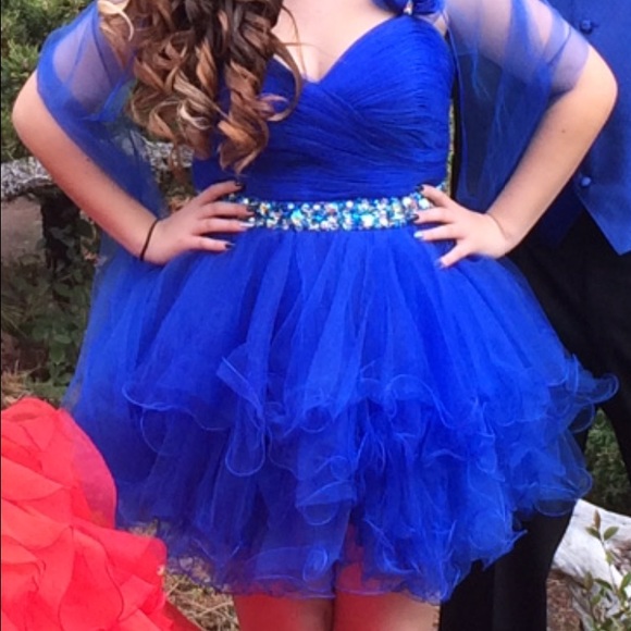 Beautiful dress, worn once! - Picture 3 of 3