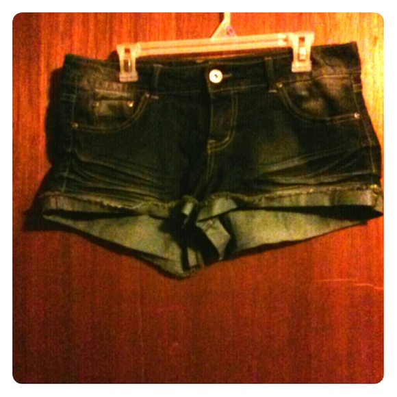Cute jean shorts.