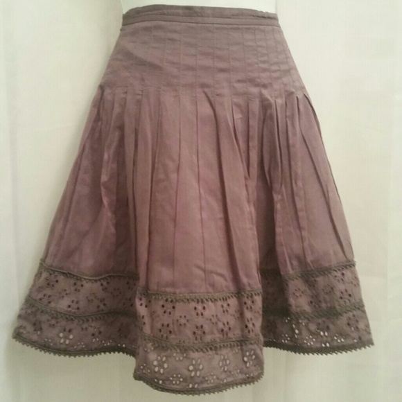 Dresses & Skirts - Pretty Cotton Pleats  & Lace Eyelet Skirt
