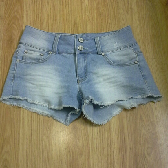 Mid-Rise Denim Refuge Shorts