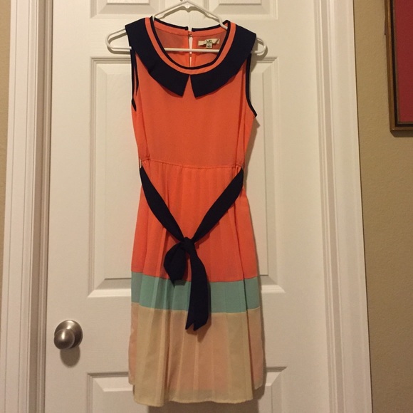 Cute Dress, size L, navy boat neck, knee length - Picture 4 of 4