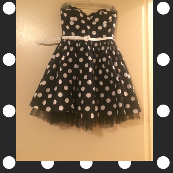 Strapless black and white dress