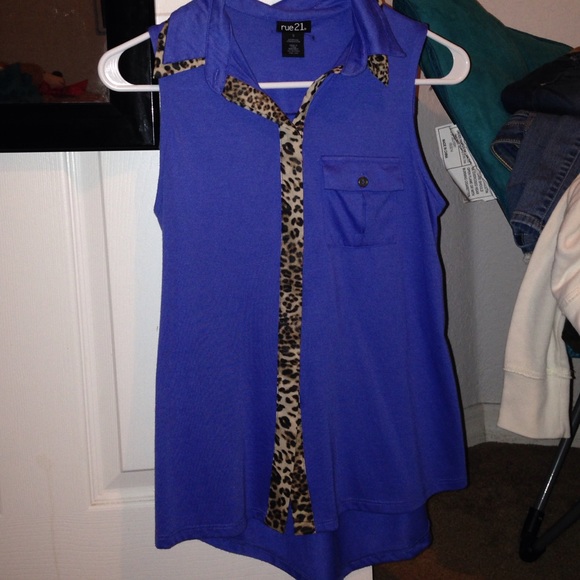Cheetah button down - Picture 3 of 3
