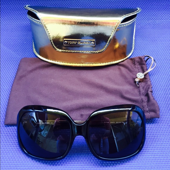 Tory Burch Accessories - 💟 Tory Burch gorgeous sunnies 💟