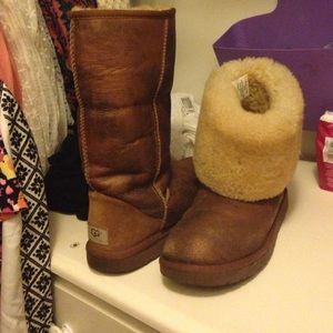 Tall bronze limited UGGS
