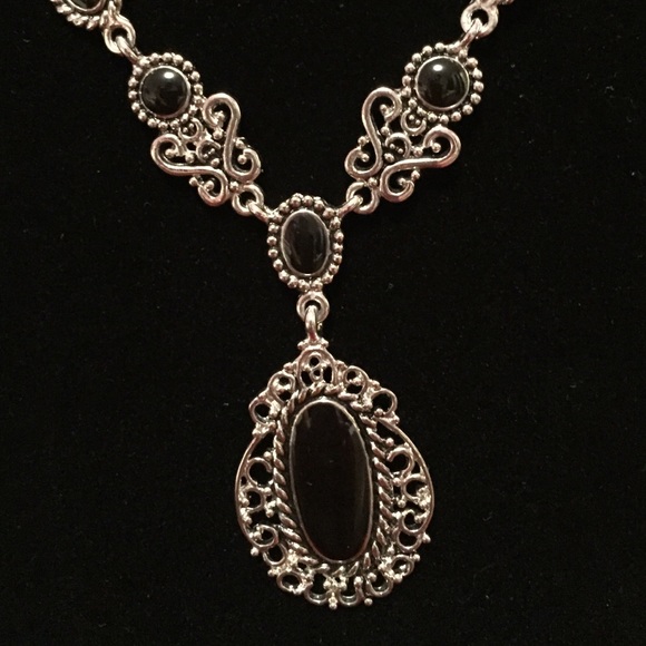 Vintage inspired necklace set - Picture 3 of 3