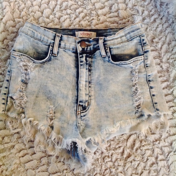 Denim - High waisted shorts