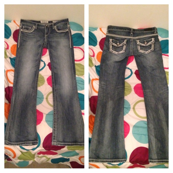 Buckle jeans