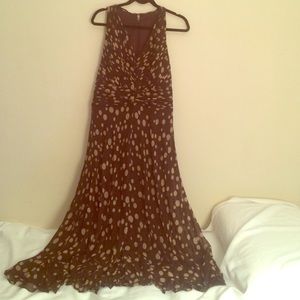 Jones NY size 14 brown dress with light designe
