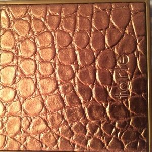 Tarted waterproof bronzer in Parke Ave Princess