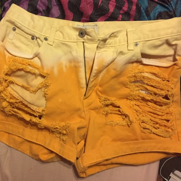 Guess Shorts - Picture 1 of 2