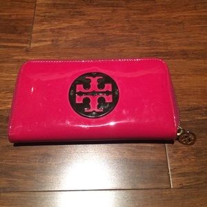Tory Burch Patent Leather Continental Wallet