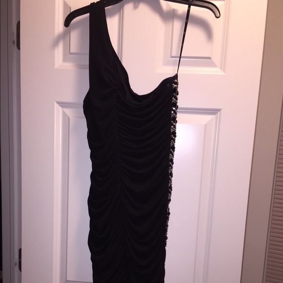 Off-the-shoulder LBD- LITTLE BLACK DRESS